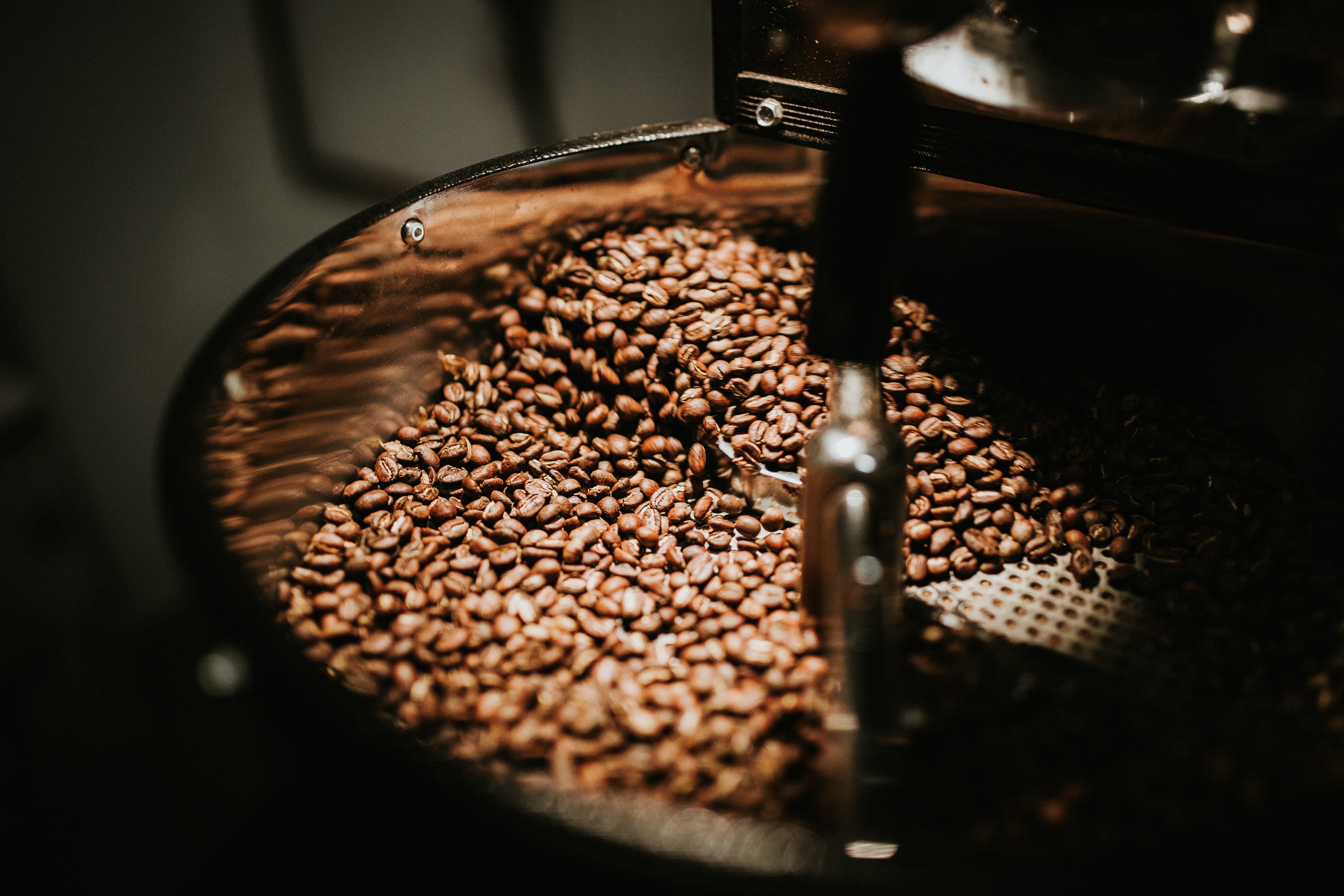 https://www.fracino.cl/wp-content/uploads/2019/11/beans-black-coffee-caffeine-coffee-894695.jpg